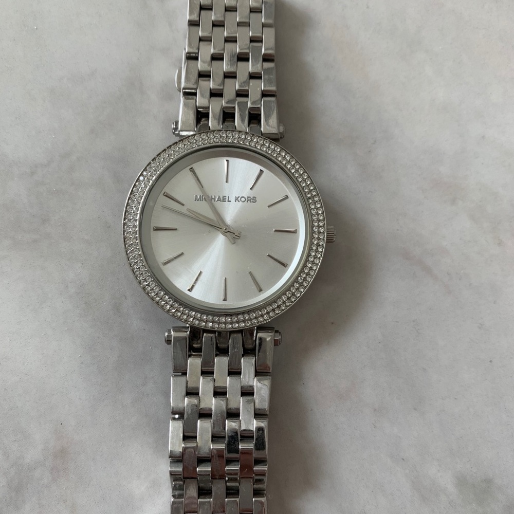 Michael Kors silver watch - Picture 3 of 3
